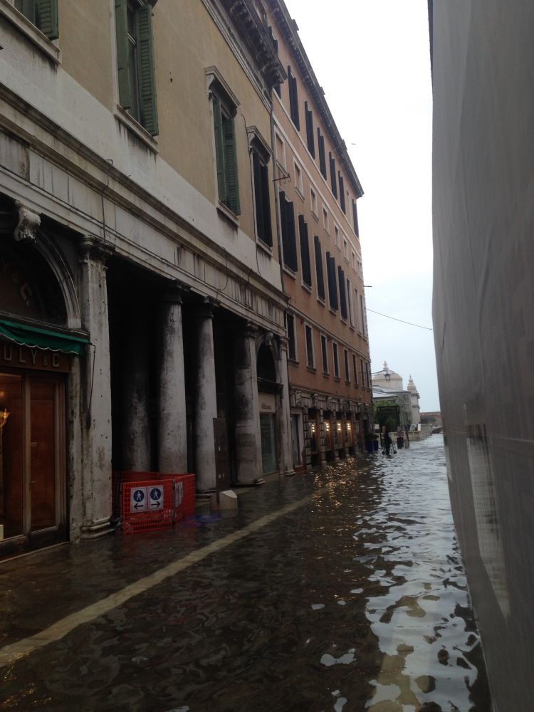 Soundscape near San Marco square with drill and high tide