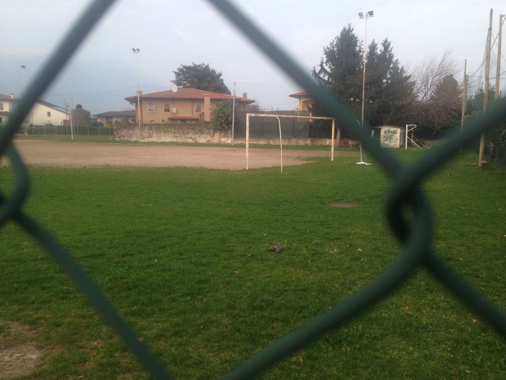 Aspettando le campane delle 18 a San Vito, con tortora e pallone