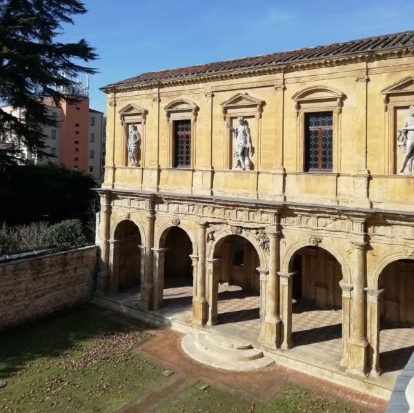 Loggia ed Odeo Cornaro-giardino interno